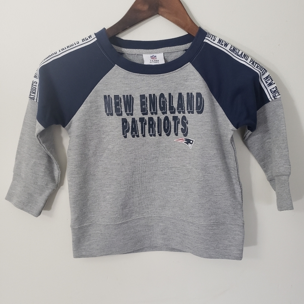 New England Patriots Crewneck Sweatshirt Pullover NFL Team Apparel Girls 4/5 - Picture 8 of 8